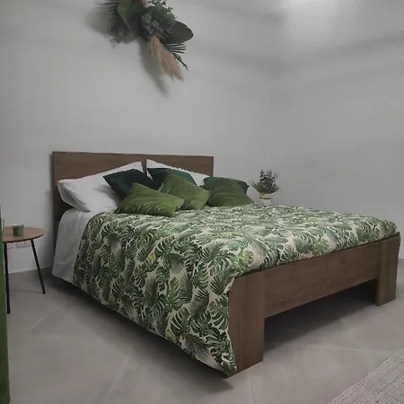 Annachiara House לינה וארוחת בוקר 3*